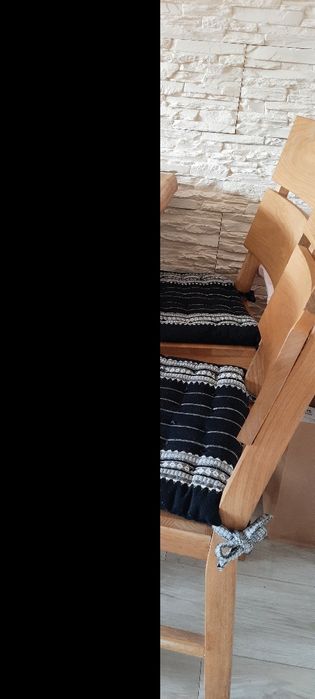 Stół dębowy z dostawkami i z krzesłami