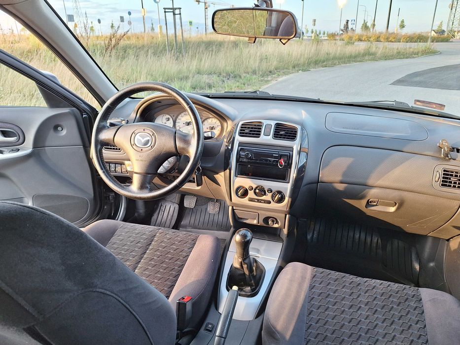 MAZDA 323F 1,6 2003