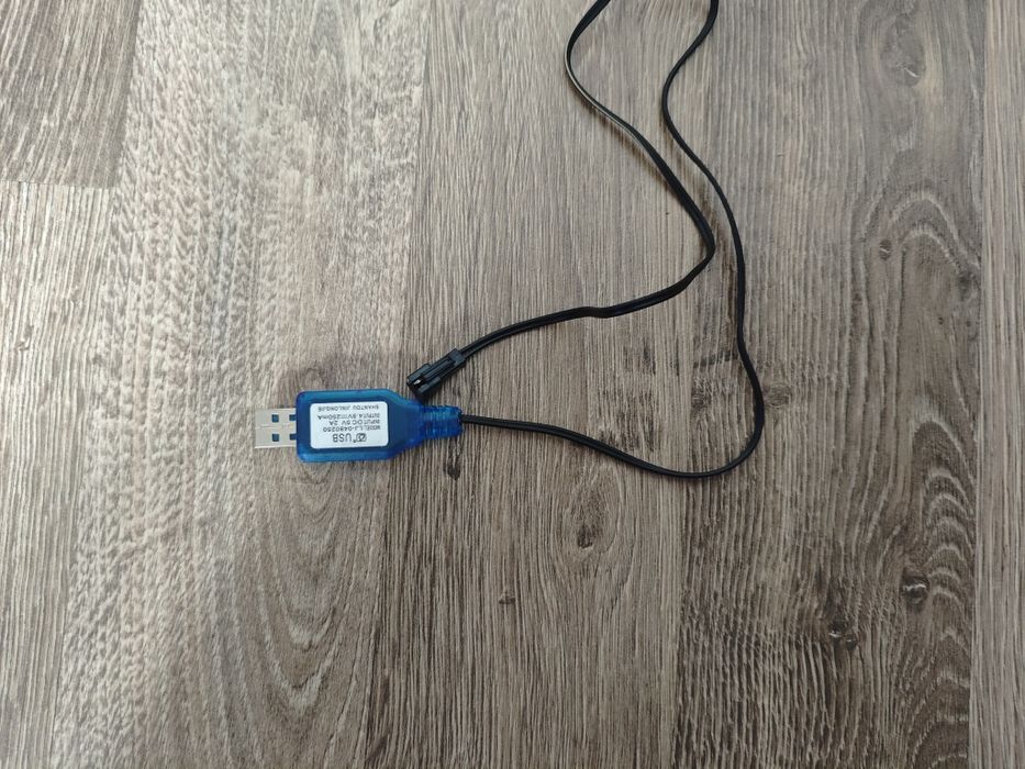 Машинка на радіо управліні