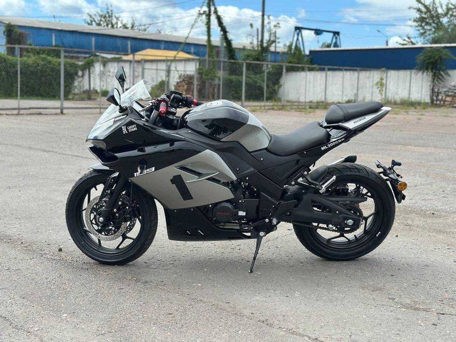 Мотоцикл ML 300 CBR