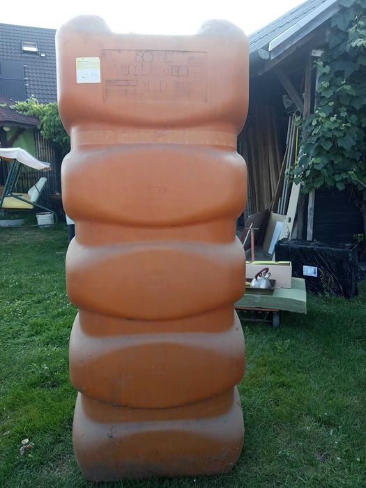 Zbiornik, beczka, pojemnik na deszczówkę, 1000 litrów.