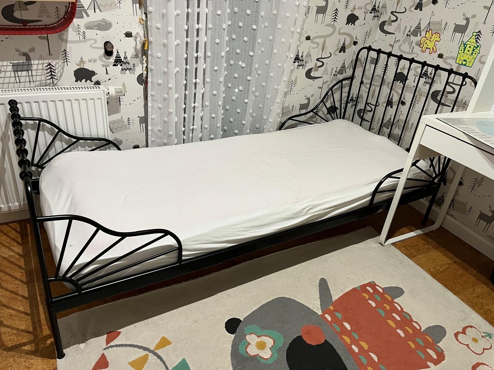Łóżko czarne Ikea regulowany rozmiar bez materaca