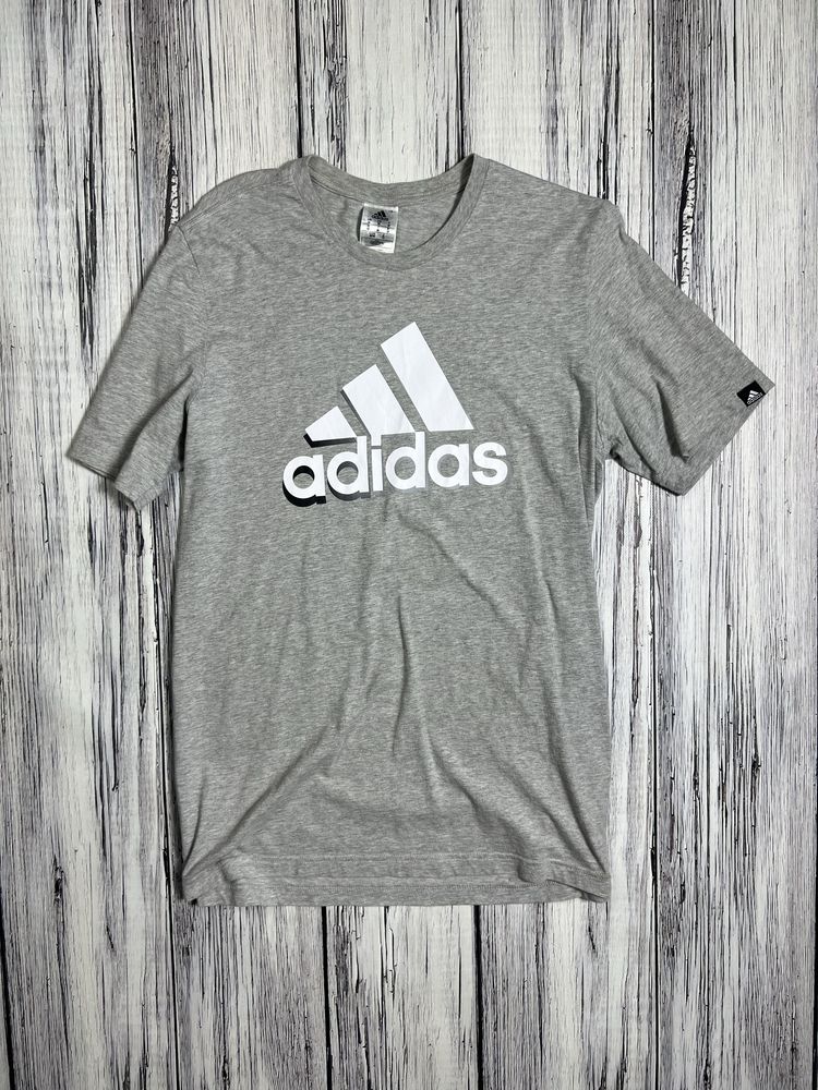 Adidas серая m футболка оригинал М
