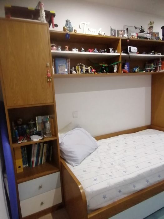 Estudio de criança em carvalho/lacado