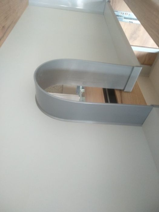 Szafka pod umywalkę - prowadnice BLUM - meble łazienkowe na wymiar