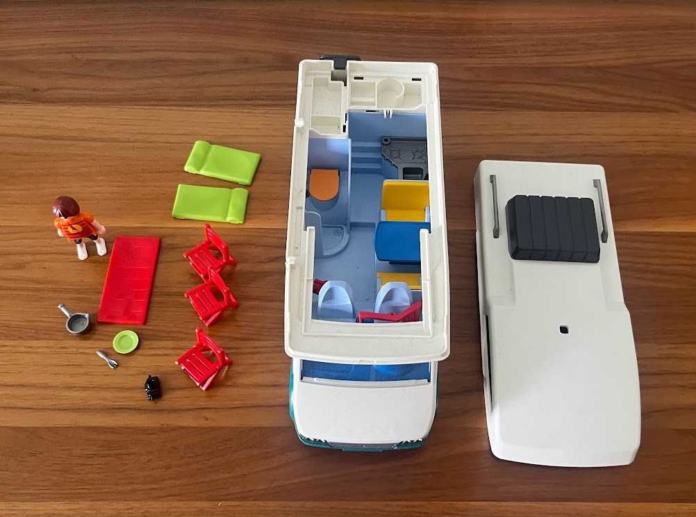 Playmobil 6671 – Autocaravana (Incompleto, mas com veículo principal)