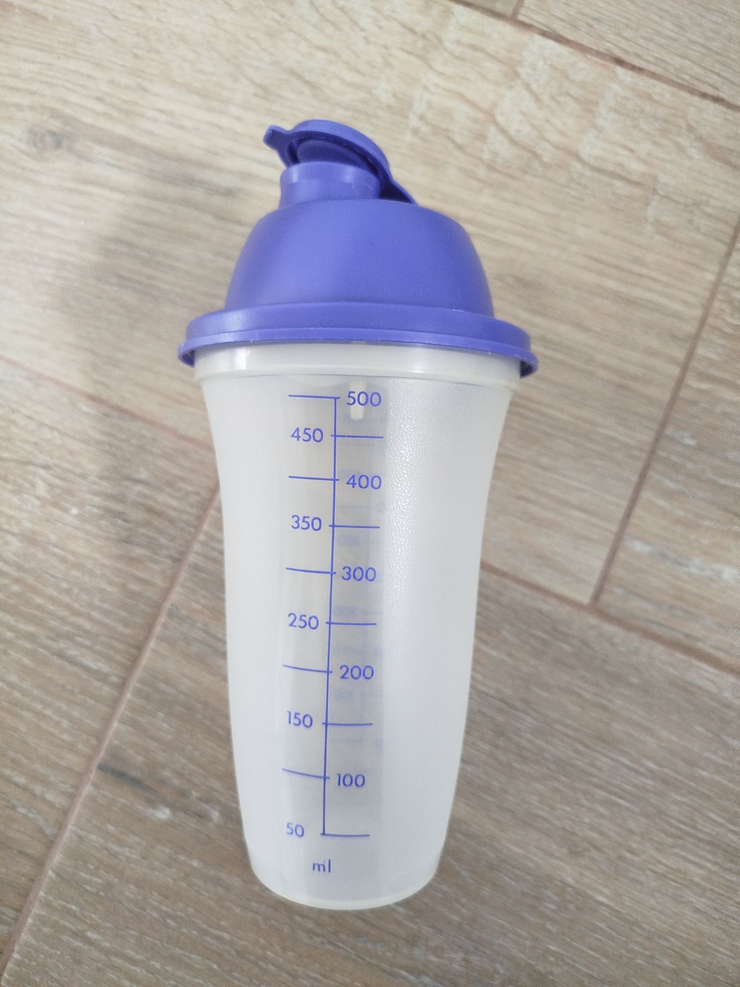 Shaker plus Tuppetware