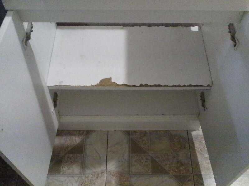 Тумба под умывальник с дверцами в ванную комнату