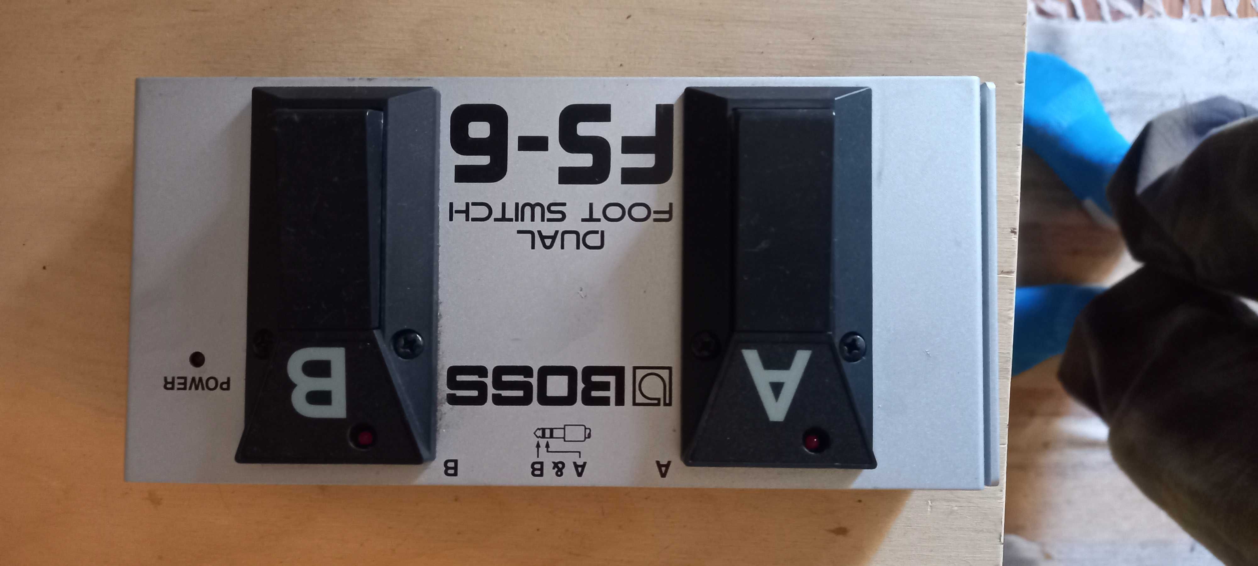 Boss Rc-505 loop station and boss Fs-6 footswitch