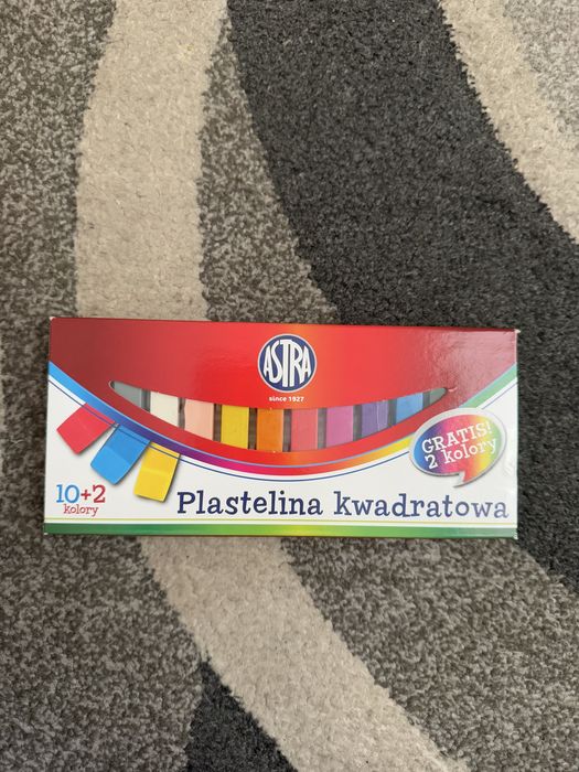 Nowa plastelina kwadratowa 12 kolorów z firmy Astra