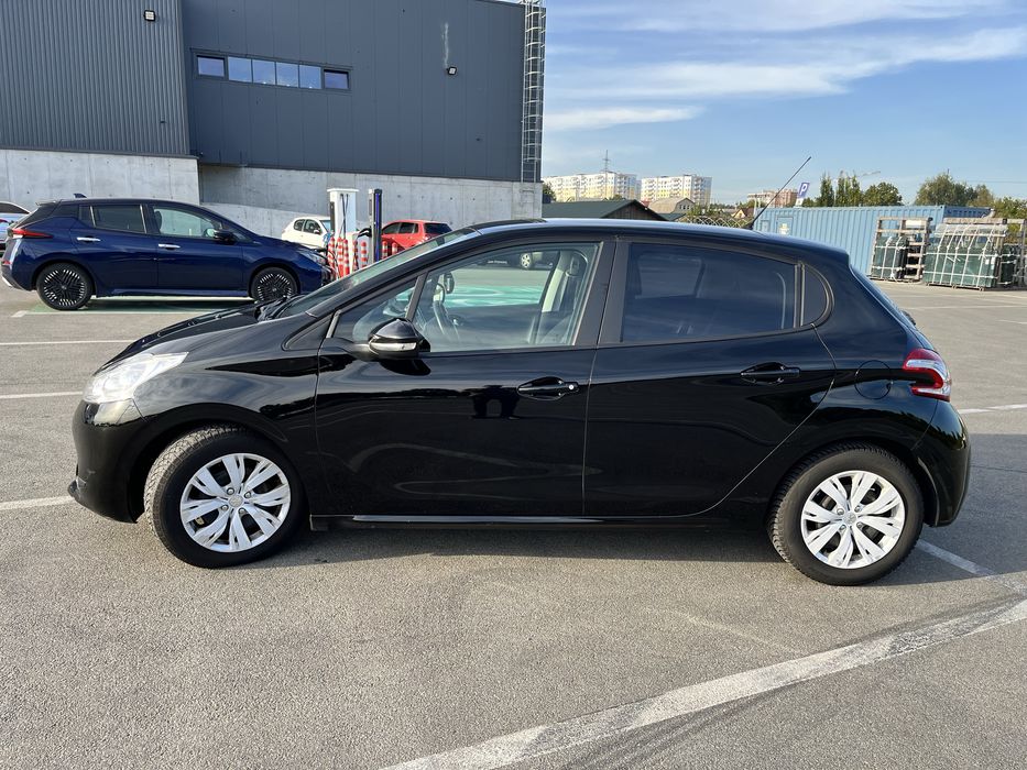Peugeot 208 2013