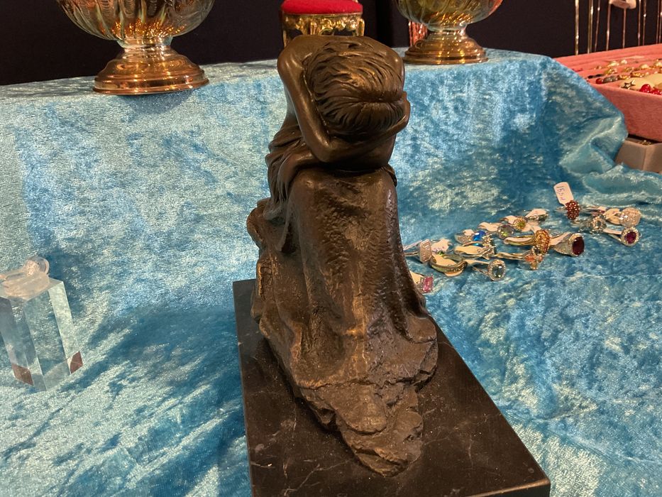 Bronze escultura lady sentada ,16/15 cm./outros anúncios abaixo
