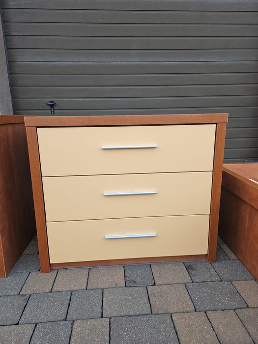 Sprzedam komodę w dobrym stanie