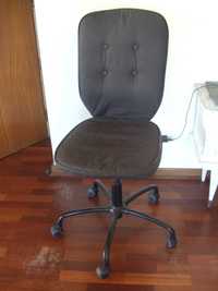 Cadeira secretaria giratória regulável