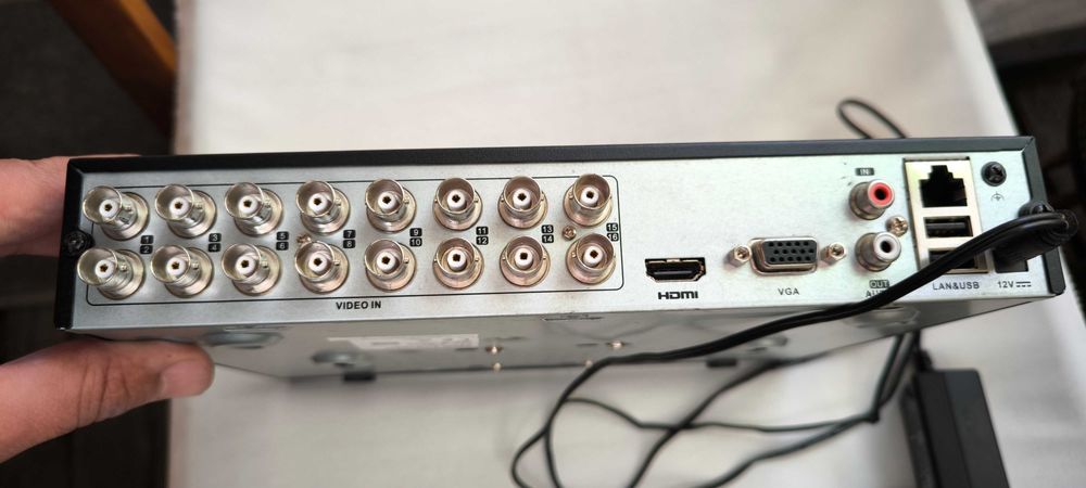 Vídeo gravador CCTV  16 canais Hikvision HWD 5116MH G2 com HDD