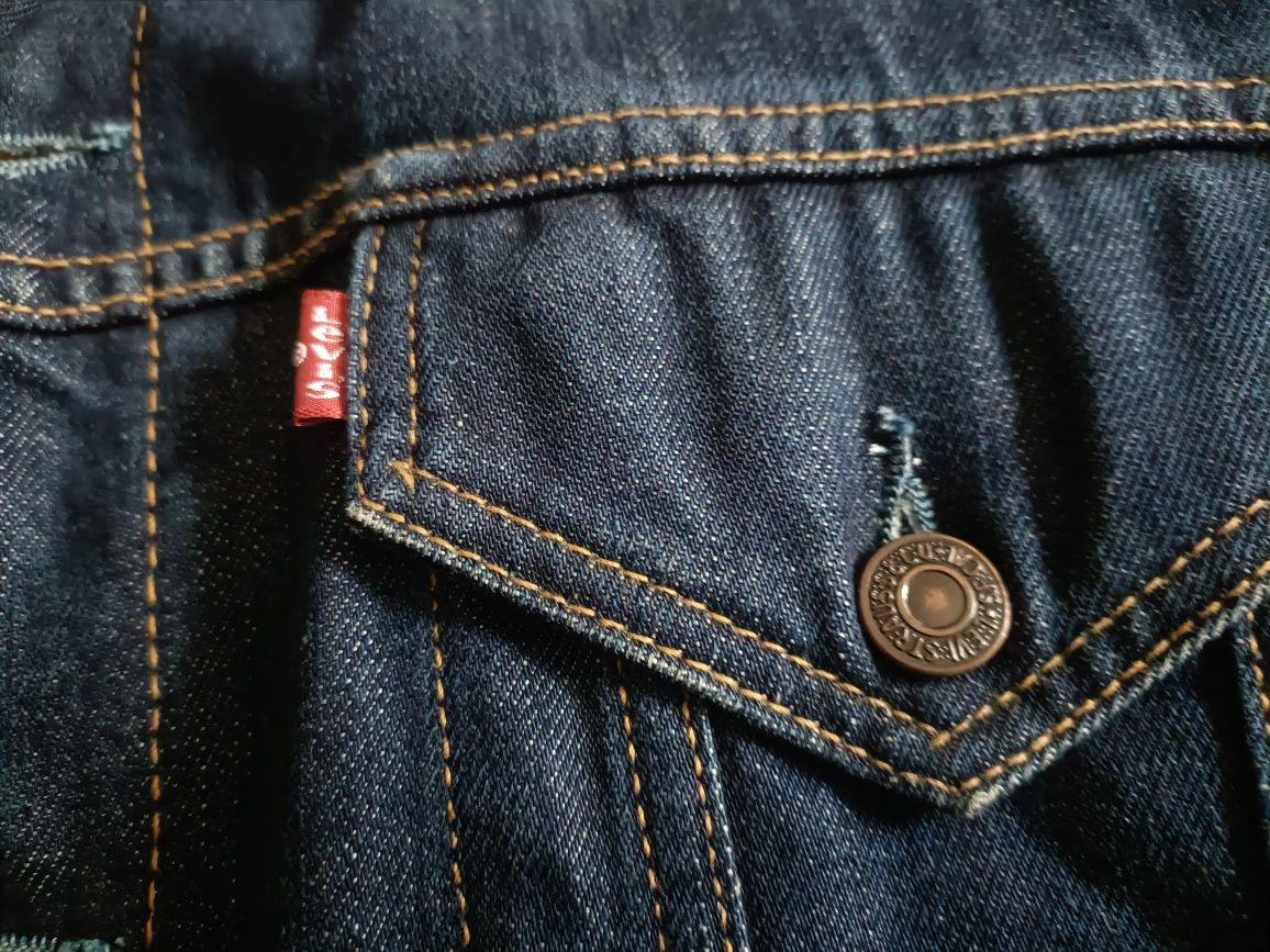 Vendo blusão de ganga Levi's