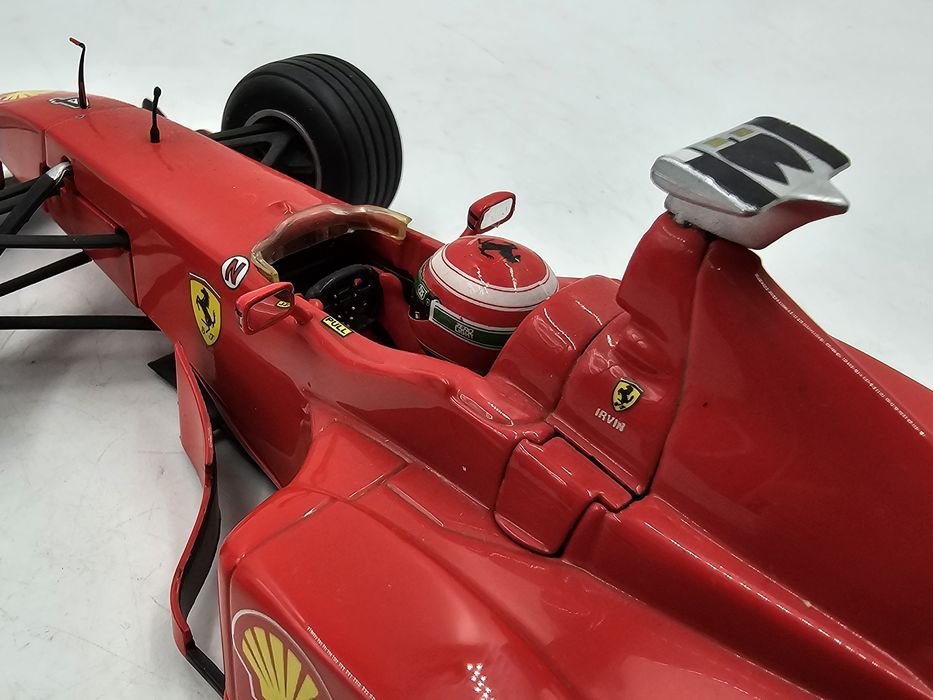 Model formuły f1 w skali 1:18 hot wheels metalowa 


Stan wizualny bar