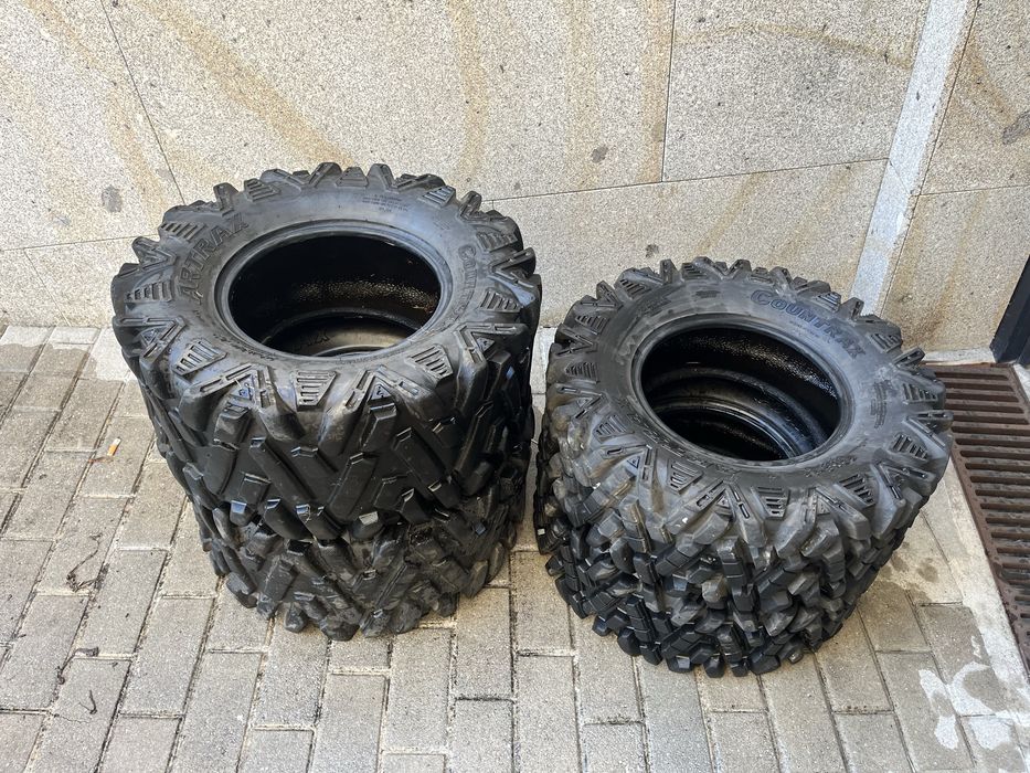Pneus moto 4 em otimo estado