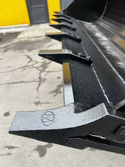 Екскаватор-навантажувач TDC BL105