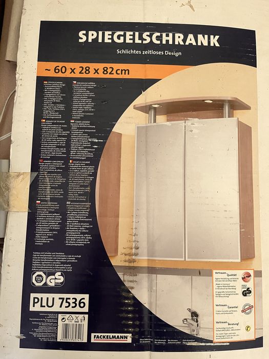 Szafka lazienkowa wiszonca