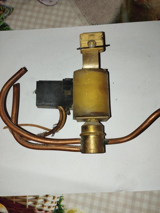 Деталі до холодильника SANYO.