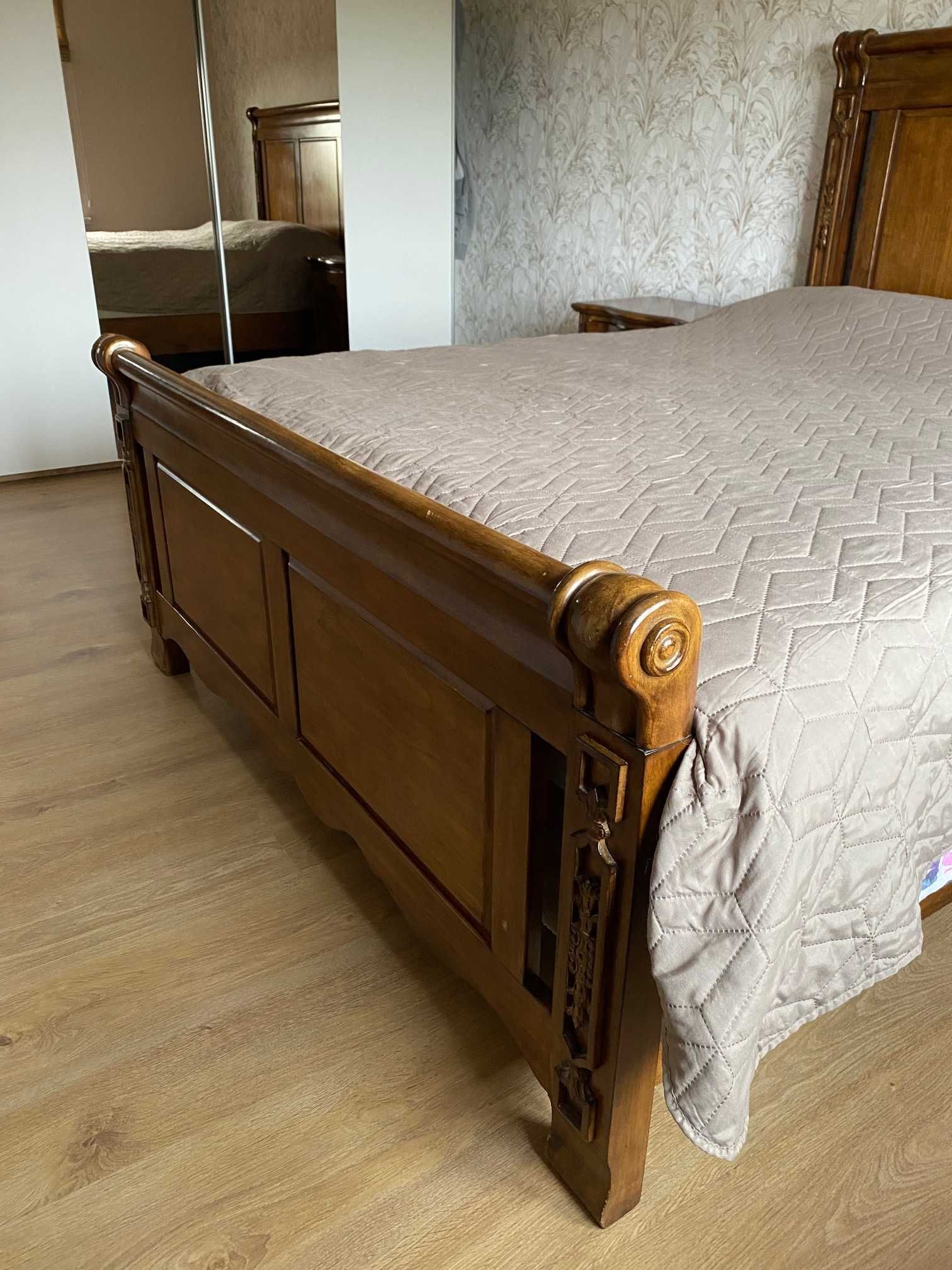 Łóżko drewniane antyk plus szafki nocne