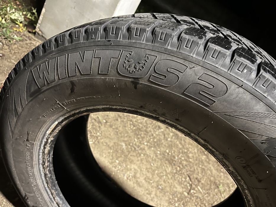 Продам шини зимові Lassa 215/65R16C.