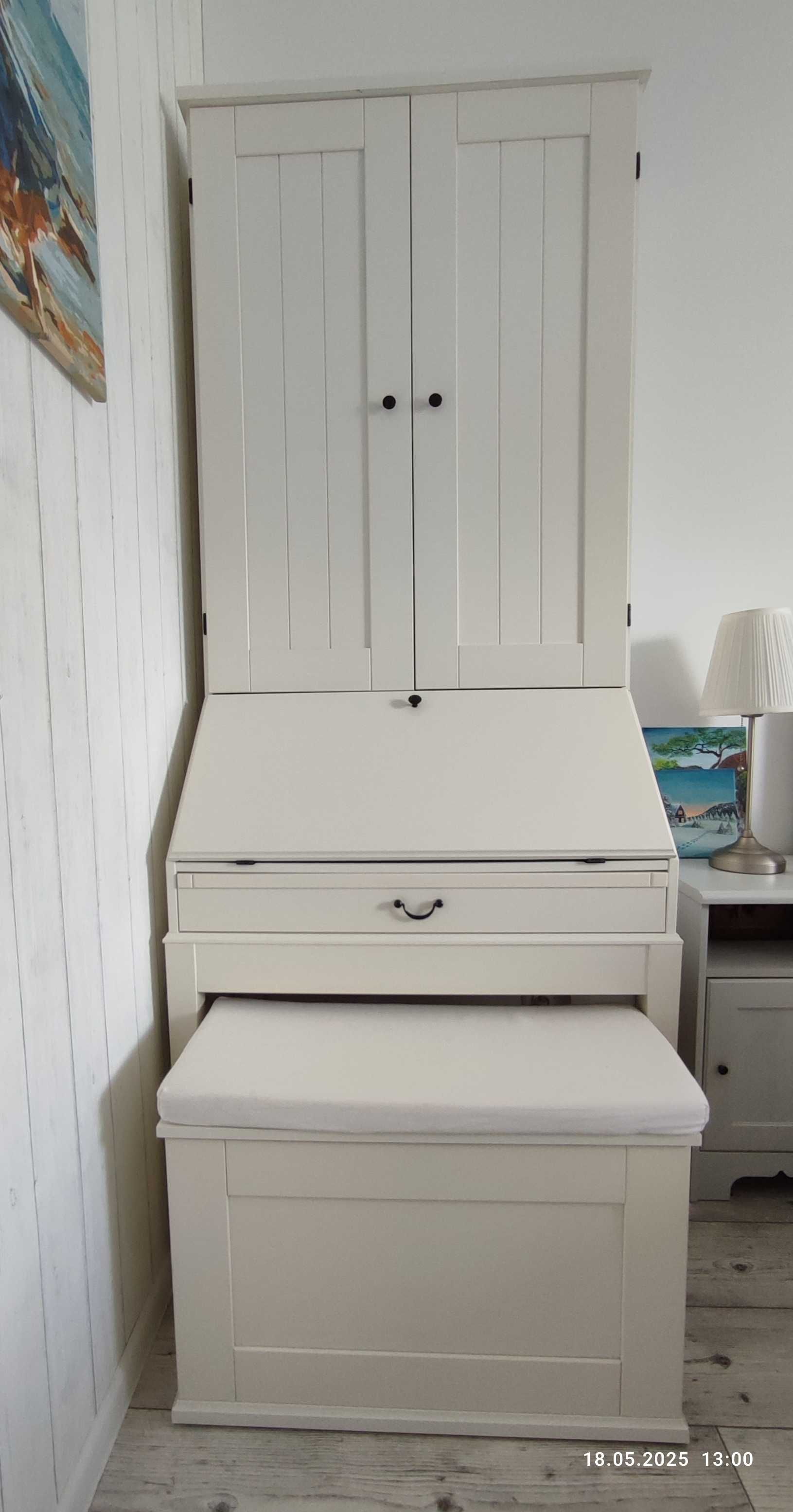Biurko z regałem i siedziskiem Hemnes Ikea
