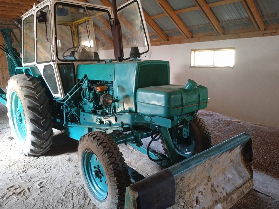 Екскаватор ЮМЗ гарний стан