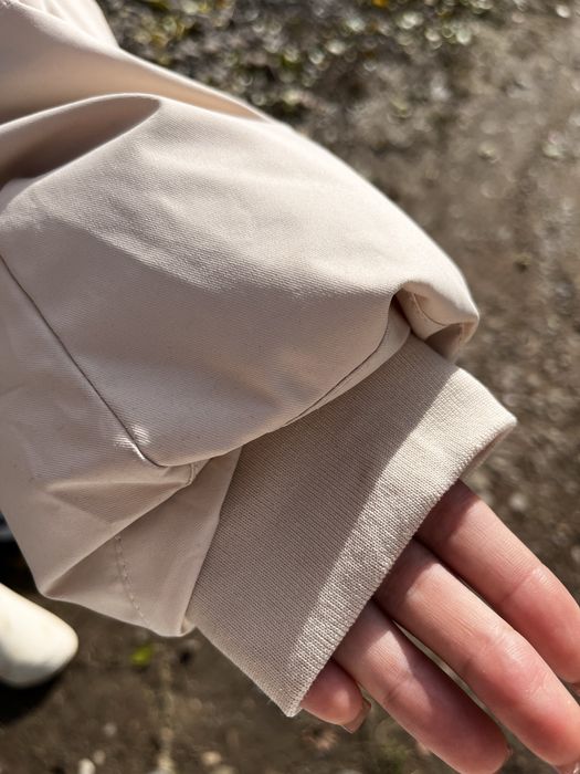 Зимова куртка новенька