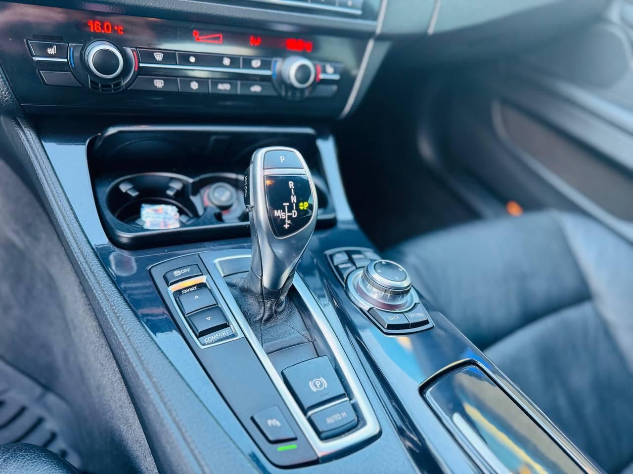 Легковой автомобиль BMW