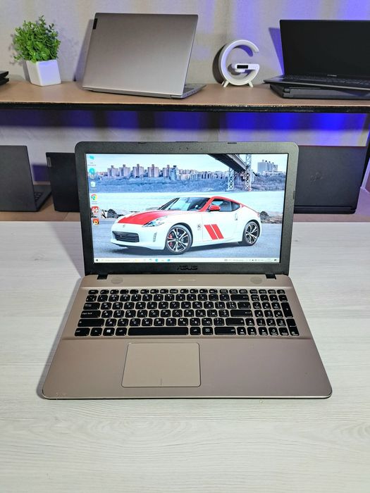 Ноутбук Asus X541U/i3-6006U/8 Gb/SSD 128 Gb/GeForce 920m на  2 Gb