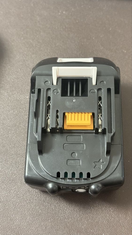 Акумулятор для електроінструментів Makita 18v 5.0 Ah