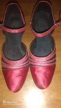 Туфли для бальных танцев.