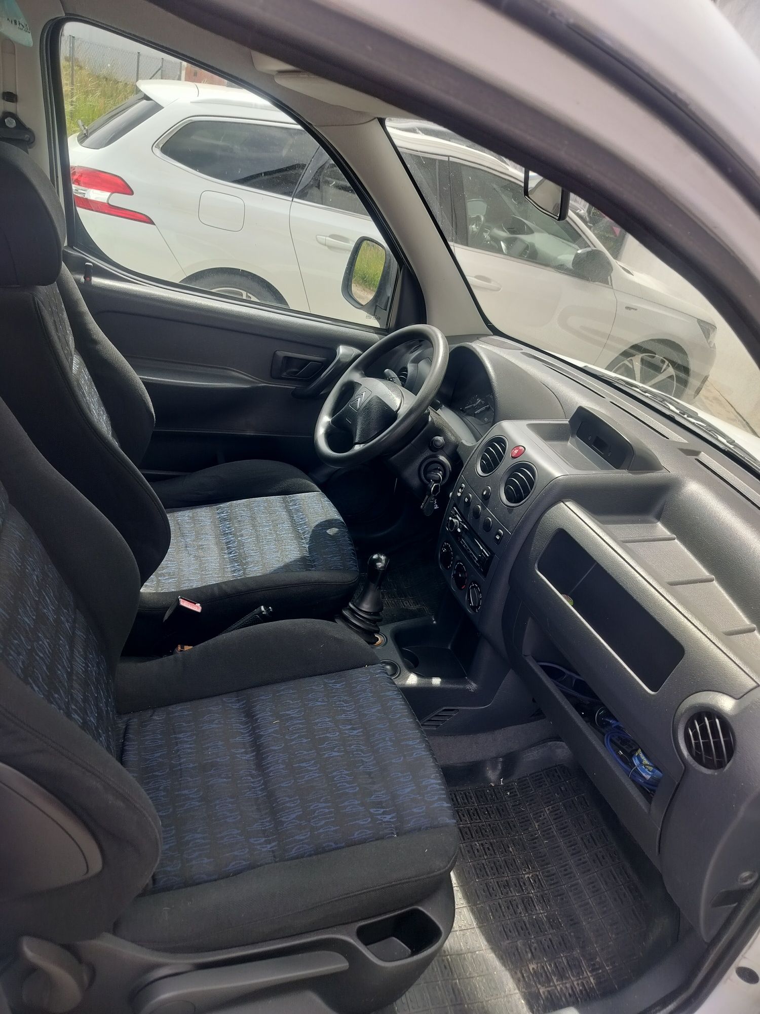 Citröen Berlingo 2003r, nowy rozrząd, świeże OC, stan BdB