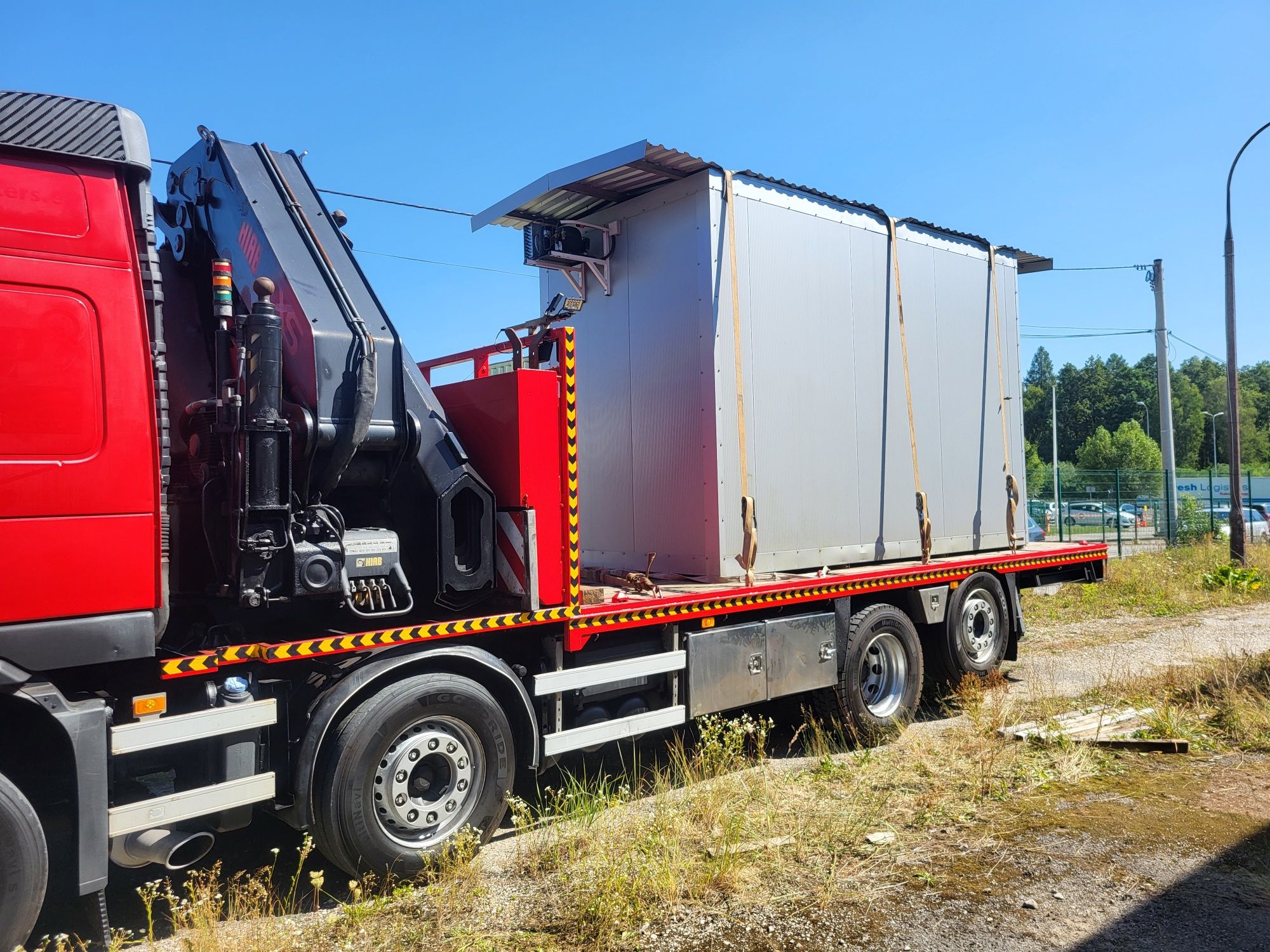 Transport HDS 15Ton kontenerów, małych domków ,garaży.