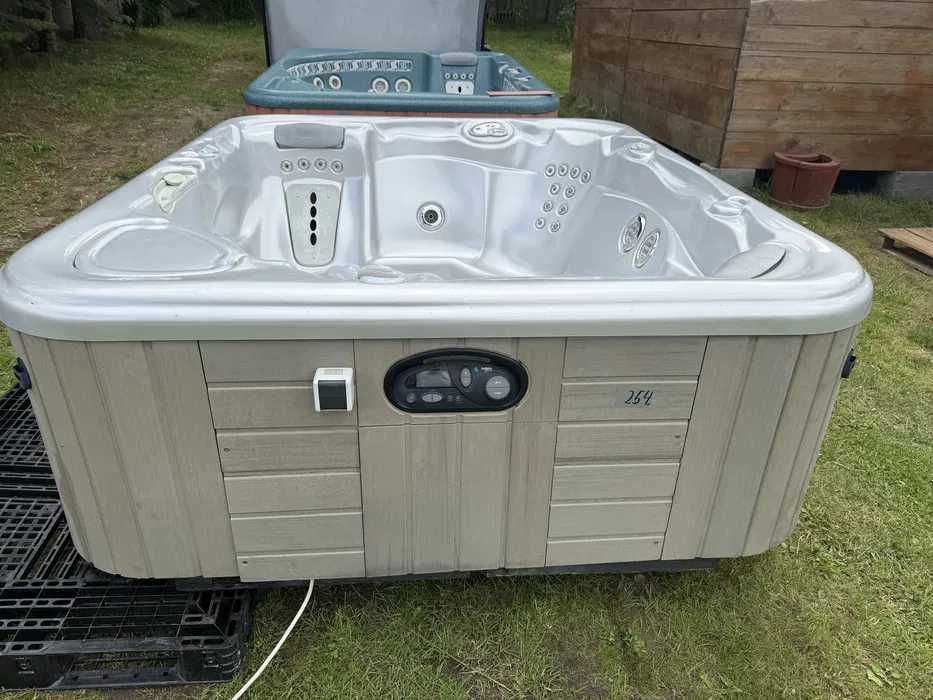 Jacuzzi Hotspring outlet