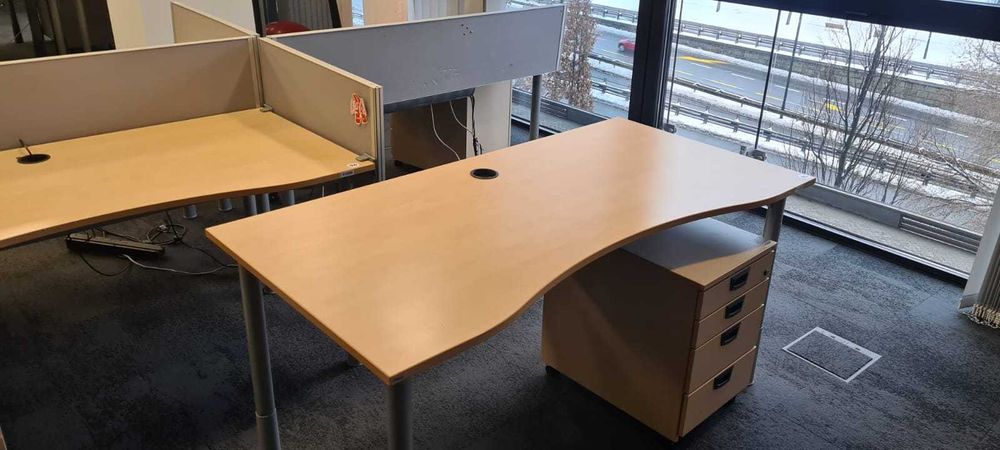 Biurko KINNARPS 160x80x90 brzoza biurka Kinnarps do biur domu