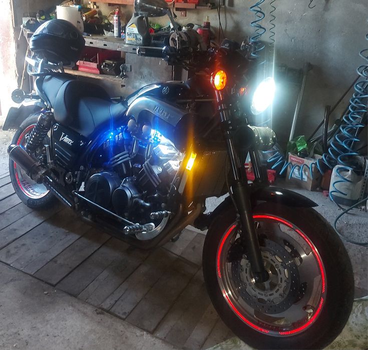 Yamaha V-MAX  1200