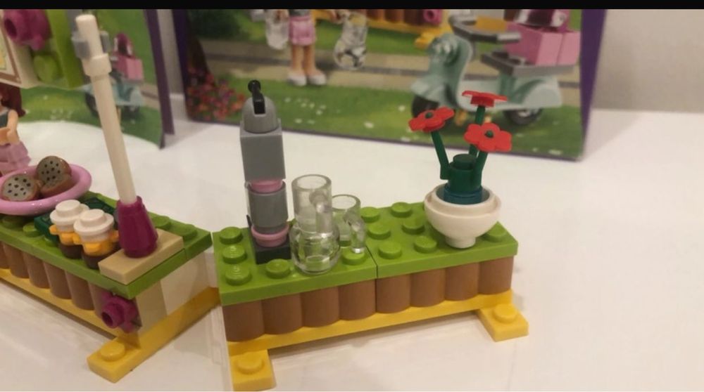 Lego Friends Stoisko z lemoniadą Mii 41027