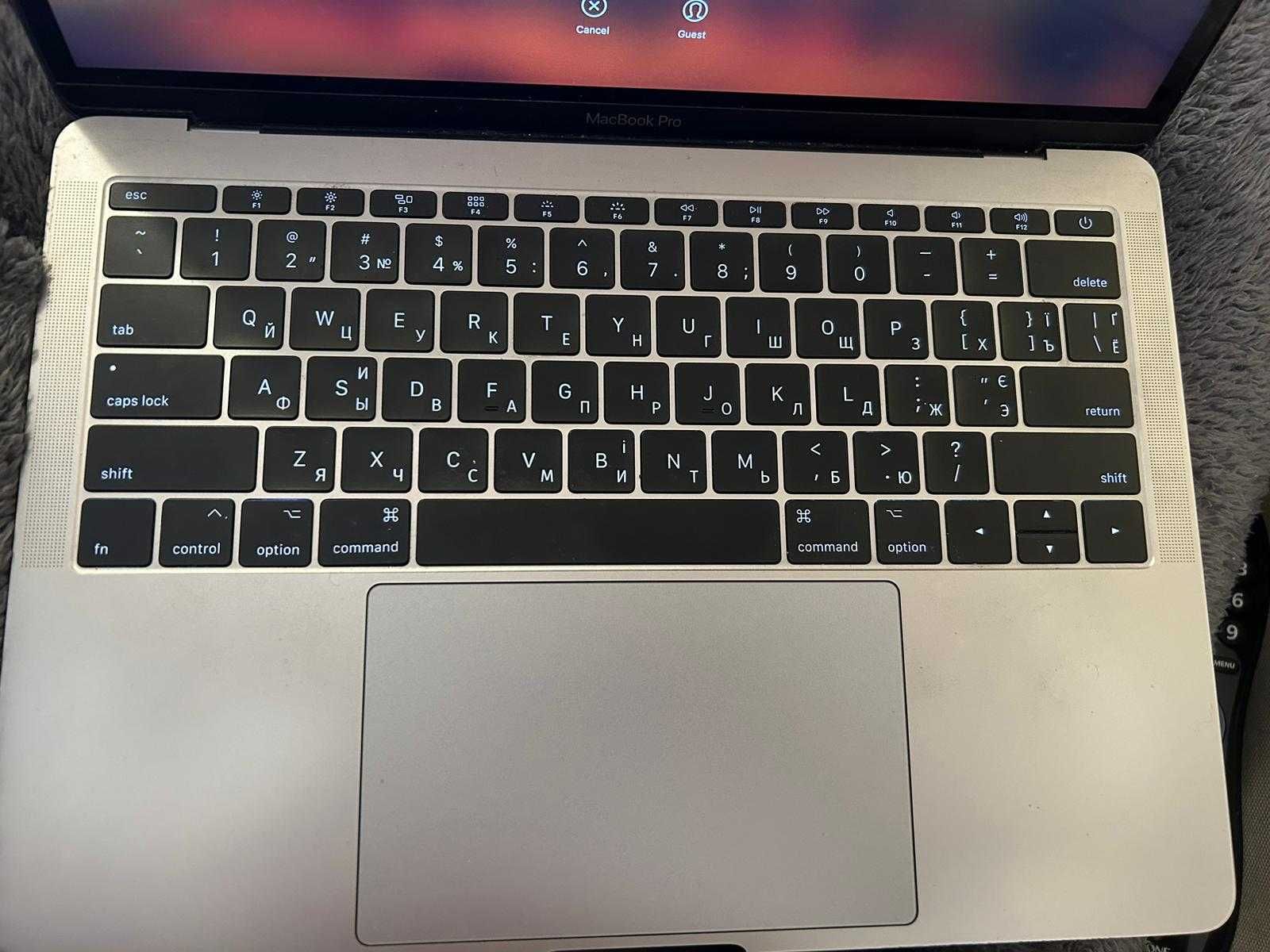 MacBook Pro 16GB Prateado