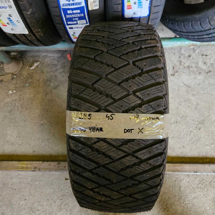 Opona Goodyear UltraGrip Ice Arctic 235/45R17 nowa zimowa