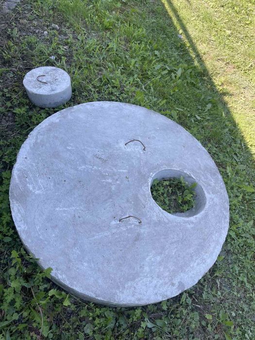 Продаю Люк колодца каналізацію  чистим кирницю септик докопуєм