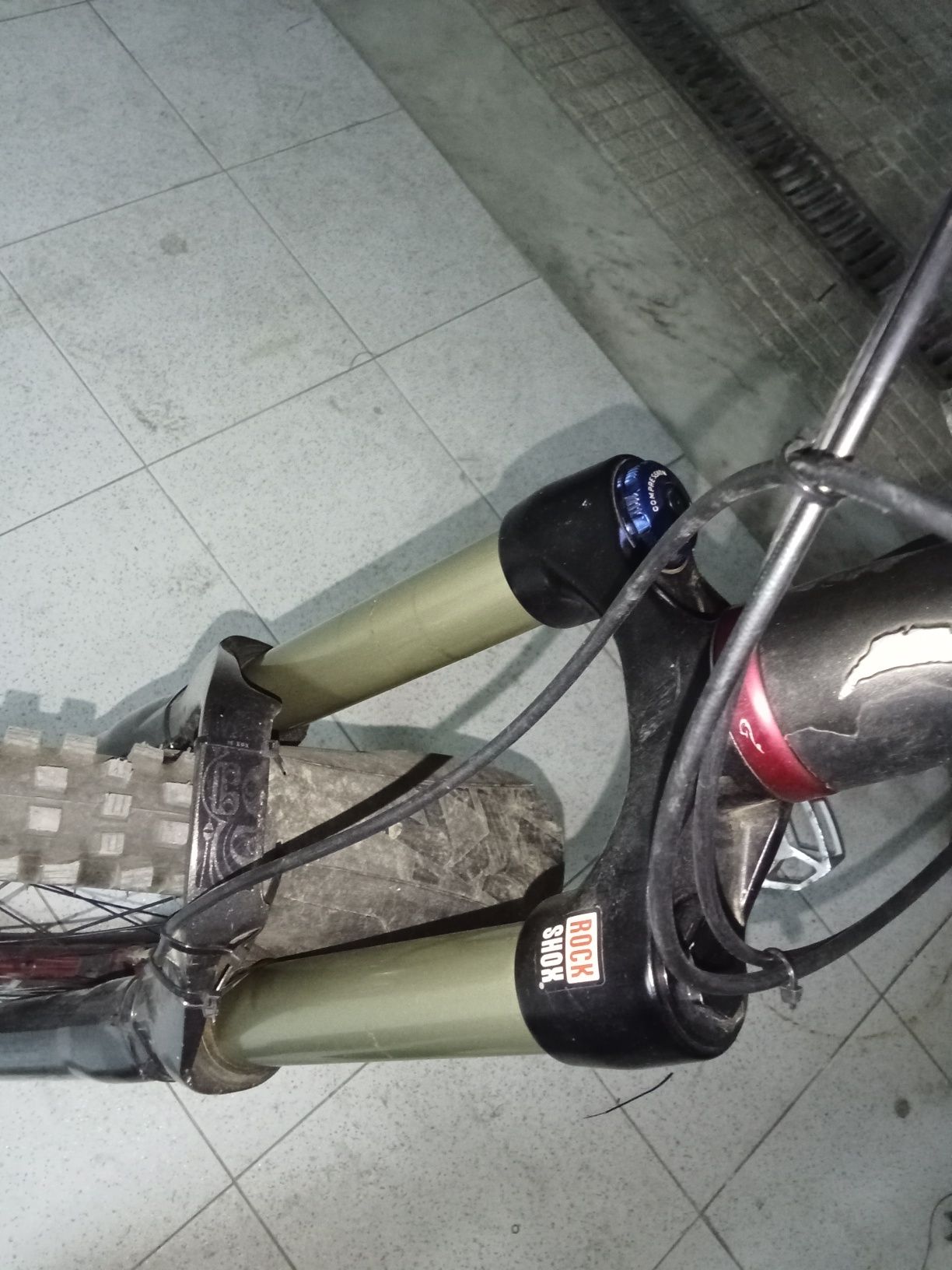 Rock shox totem 180mm