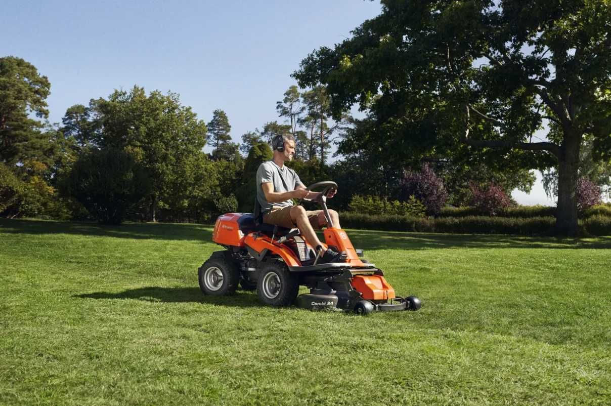 Traktorek Traktor Rider Husqvarna R 214TC Kosiarka