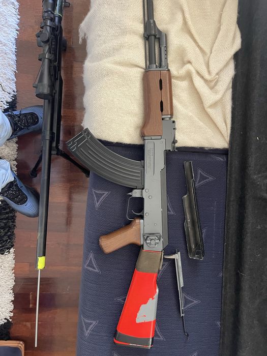 Vendo varias armas de airsoft + capacete + oculos e acessorios