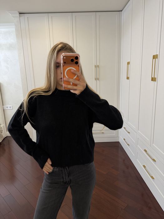 Светр українського бренду Bazhane