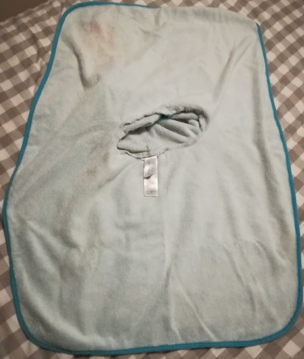 Poncho ou toalha de praia ou de piscina para criança ou bébé azul