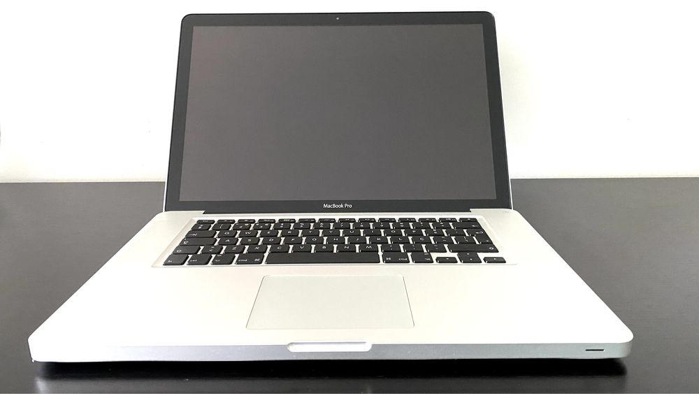 Macbook Pro 15”  - Quad-Core i7, Hd 500GB, 8GB RAM - Bat. Nova
