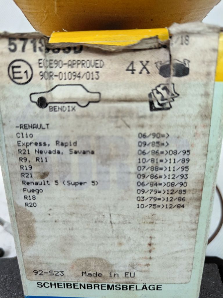 Klocki Hamulcowe Przód Komplet - Jurid - Renault Clio R21 Fuego R19